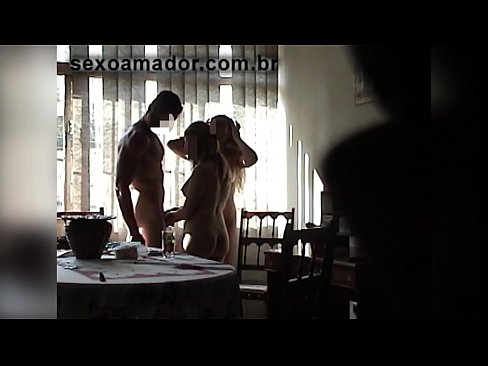 ❤️ Le amiche del sesso invitano un uomo gigante e una cosa a tre con lui ❤ Video di sessoal it.novoporn.ru ❌
